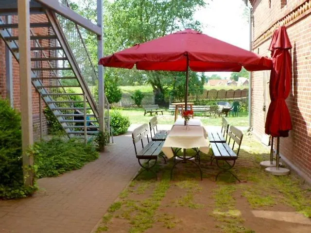 Landhaus Lenzener Elbtalaue بيت ضيافة *